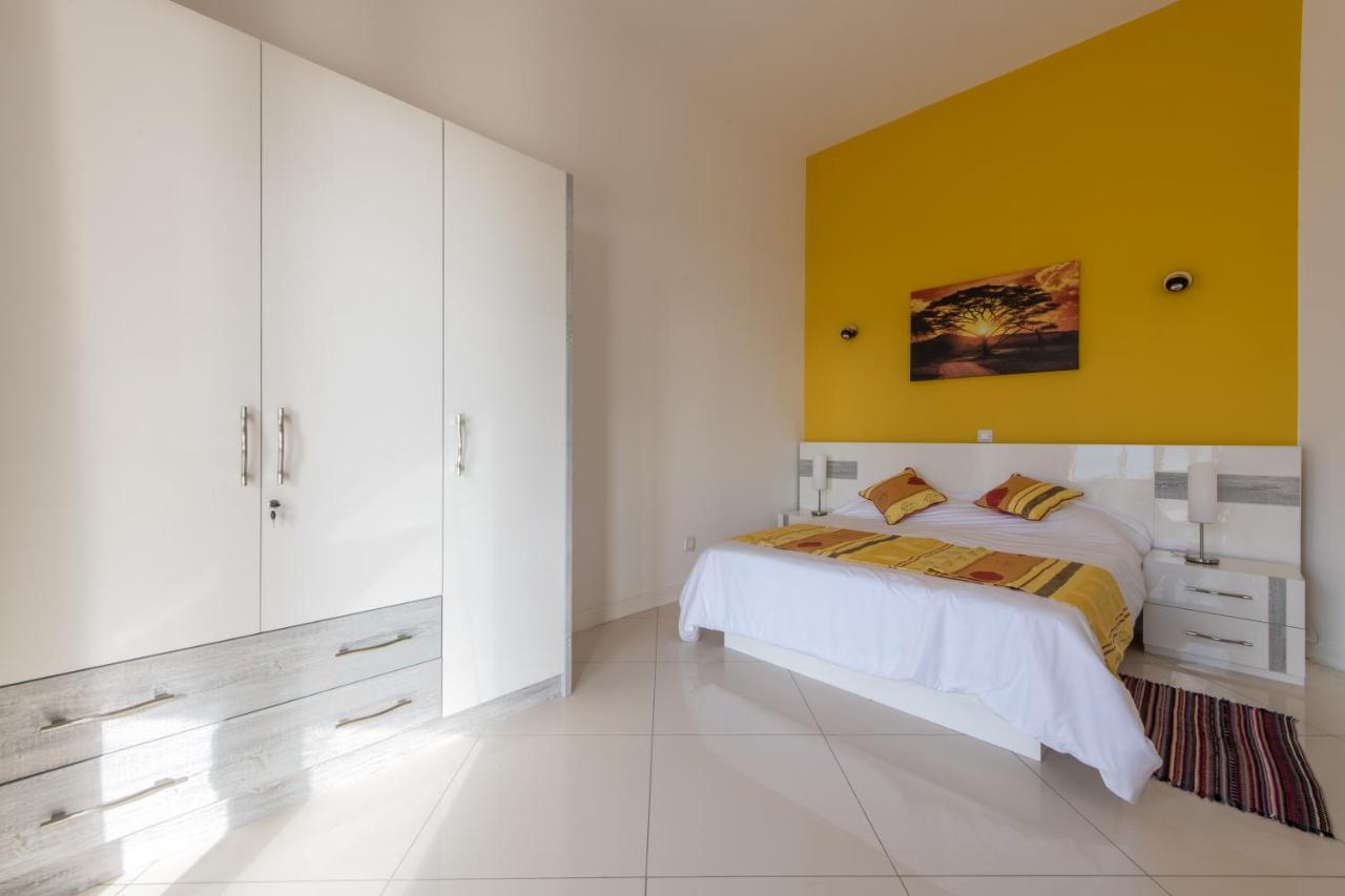Pierre Bleue Beachfront Villa Flic-en-Flacq 외부 사진