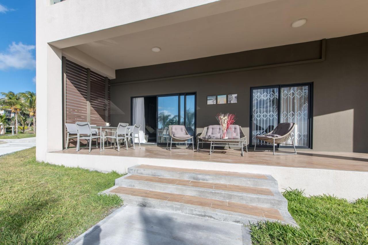 Pierre Bleue Beachfront Villa Flic-en-Flacq 외부 사진