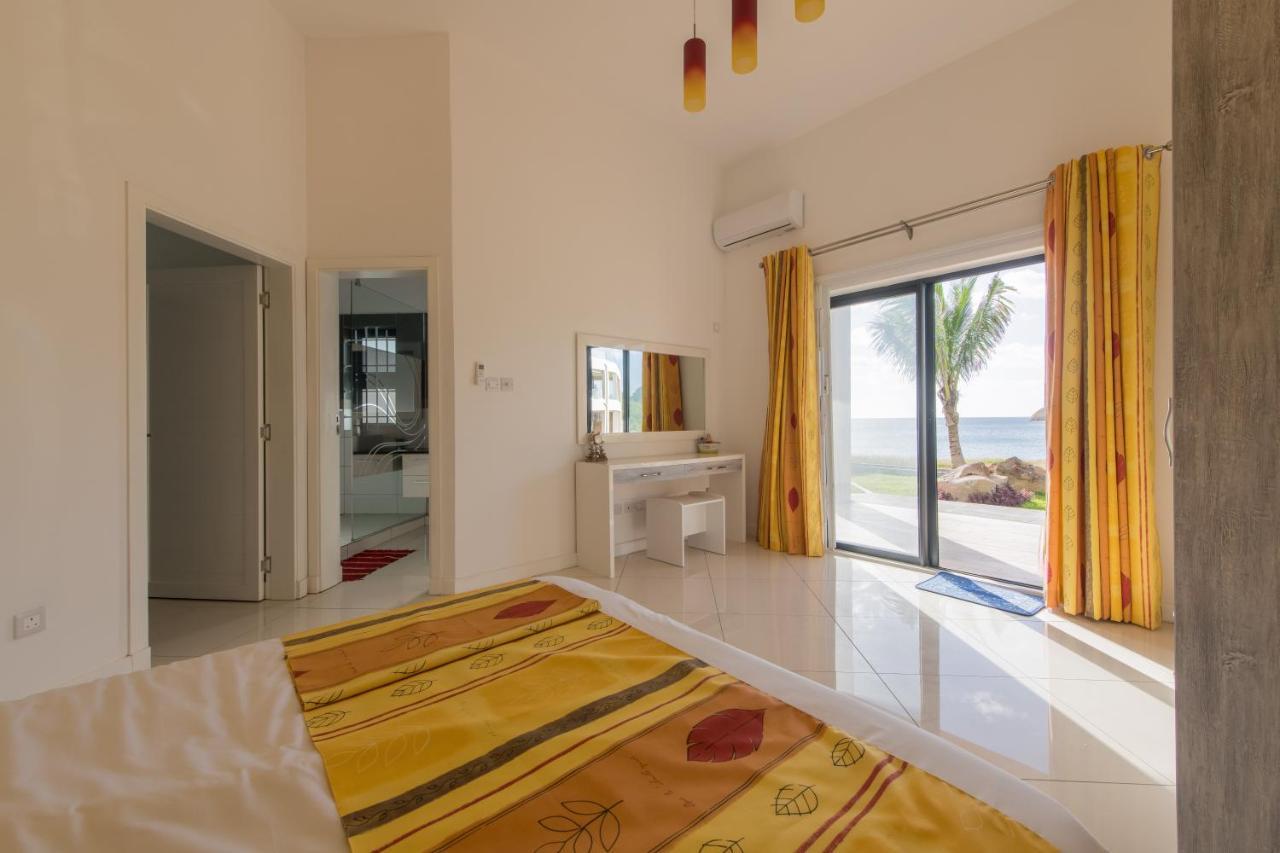 Pierre Bleue Beachfront Villa Flic-en-Flacq 외부 사진