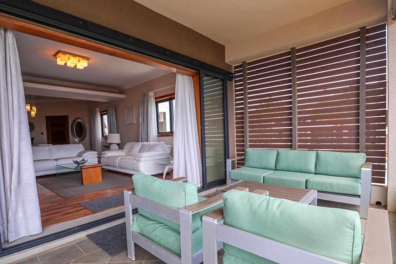 Pierre Bleue Beachfront Villa Flic-en-Flacq 외부 사진