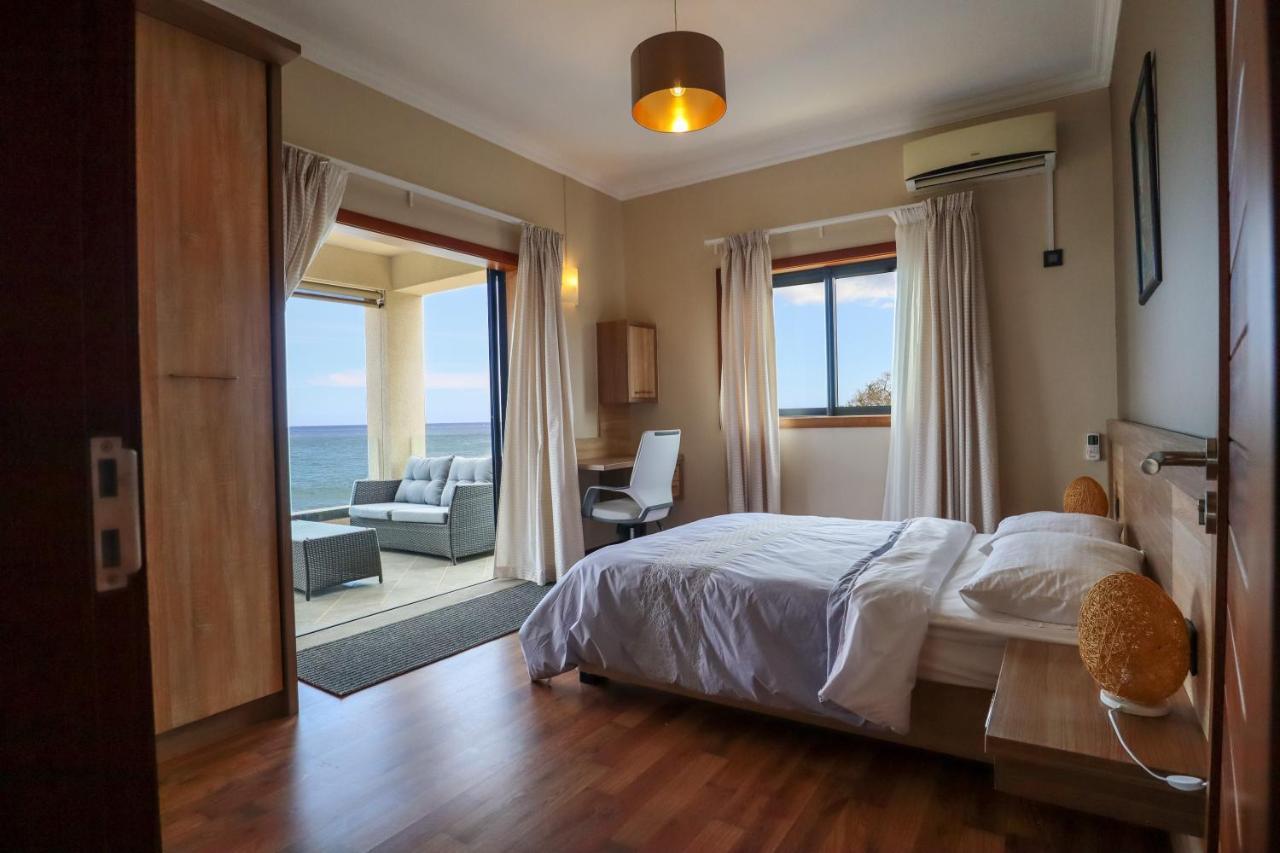 Pierre Bleue Beachfront Villa Flic-en-Flacq 외부 사진