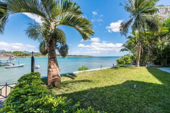 Pierre Bleue Beachfront Villa Flic-en-Flacq 외부 사진